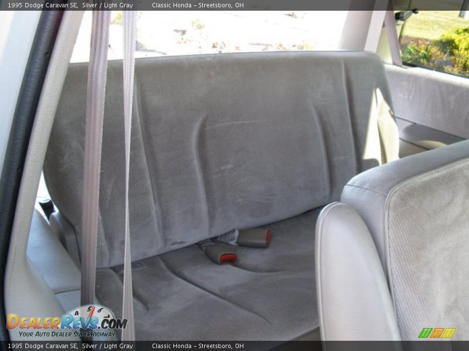 1995 Dodge Caravan SE Silver / Light Gray Photo #20