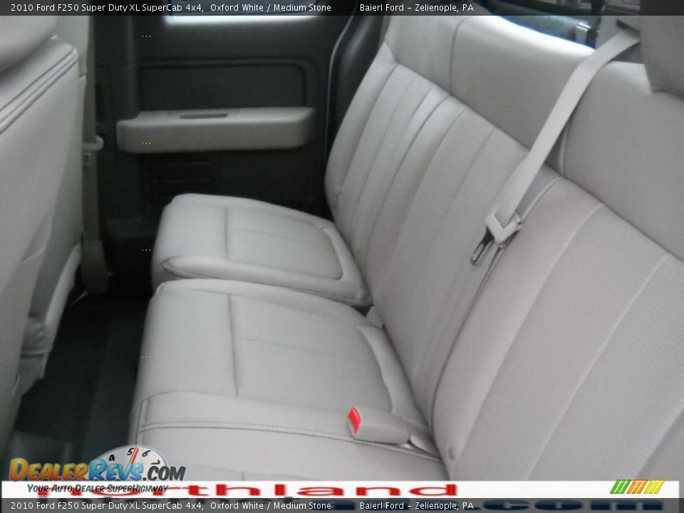 2010 Ford F250 Super Duty XL SuperCab 4x4 Oxford White / Medium Stone Photo #15