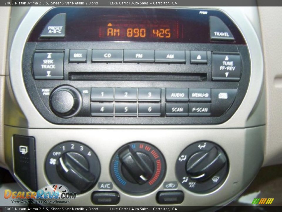 2003 Nissan Altima 2.5 S Sheer Silver Metallic / Blond Photo #9