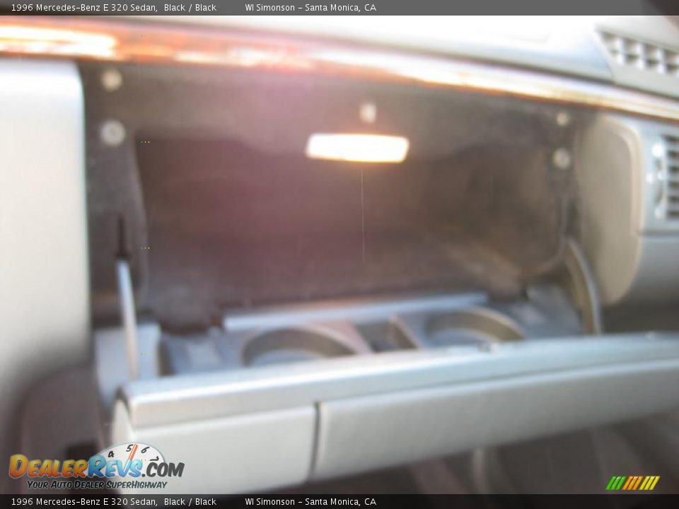1996 Mercedes-Benz E 320 Sedan Black / Black Photo #17