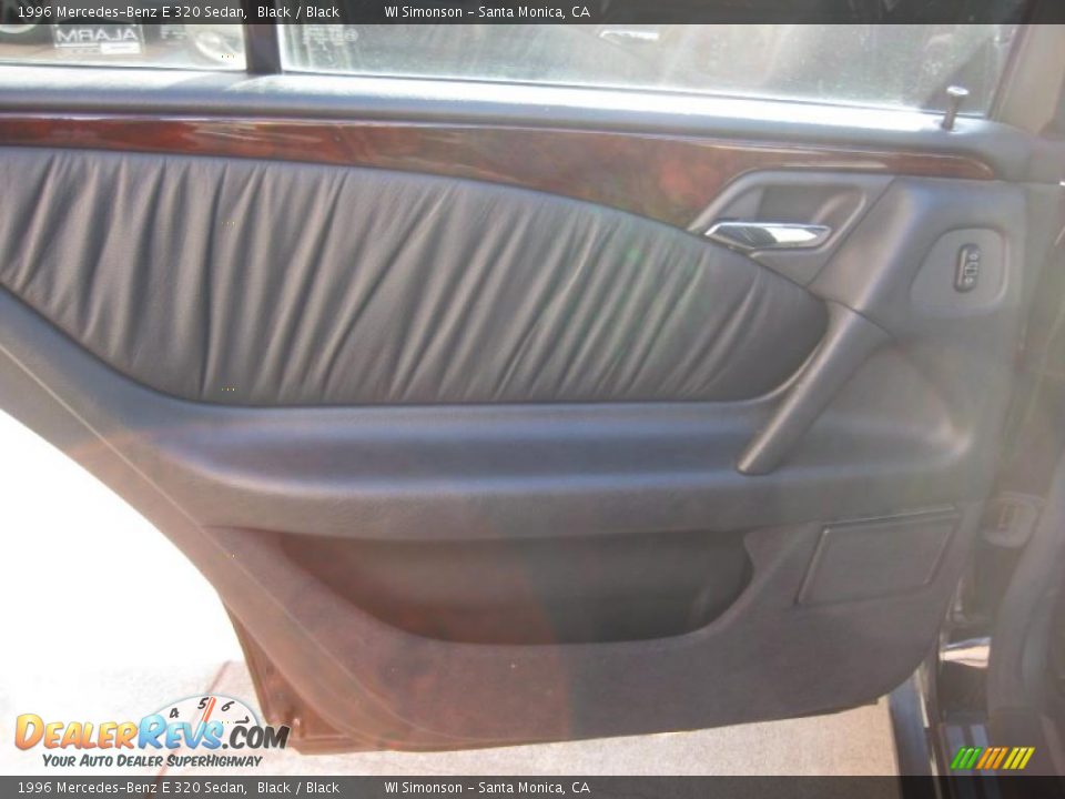 1996 Mercedes-Benz E 320 Sedan Black / Black Photo #24