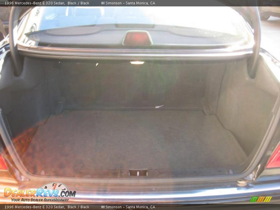 1996 Mercedes-Benz E 320 Sedan Black / Black Photo #33