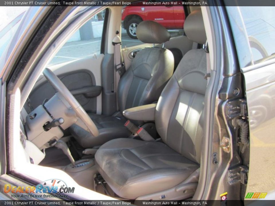 2001 Chrysler PT Cruiser Limited Taupe Frost Metallic / Taupe/Pearl Beige Photo #16