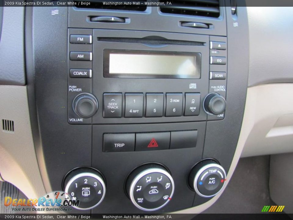 2009 Kia Spectra EX Sedan Clear White / Beige Photo #14