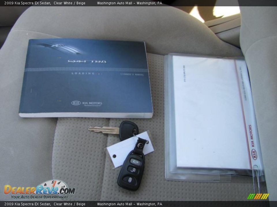 2009 Kia Spectra EX Sedan Clear White / Beige Photo #17