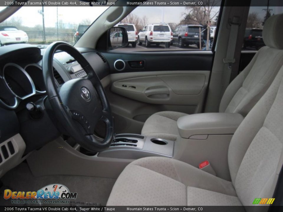 2006 Toyota Tacoma V6 Double Cab 4x4 Super White / Taupe Photo #9