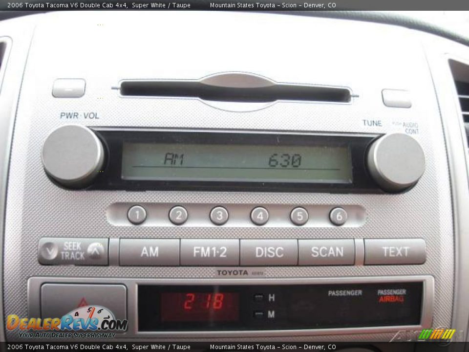 2006 Toyota Tacoma V6 Double Cab 4x4 Super White / Taupe Photo #16