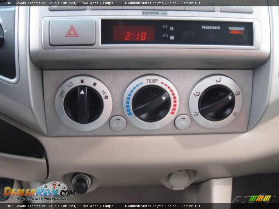 2006 Toyota Tacoma V6 Double Cab 4x4 Super White / Taupe Photo #17