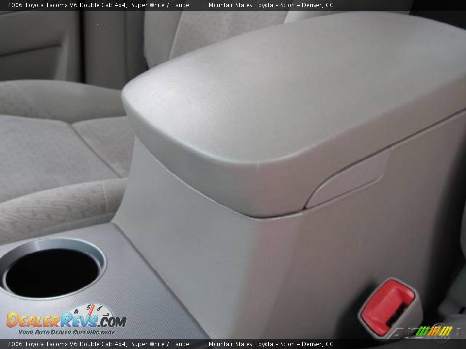 2006 Toyota Tacoma V6 Double Cab 4x4 Super White / Taupe Photo #21