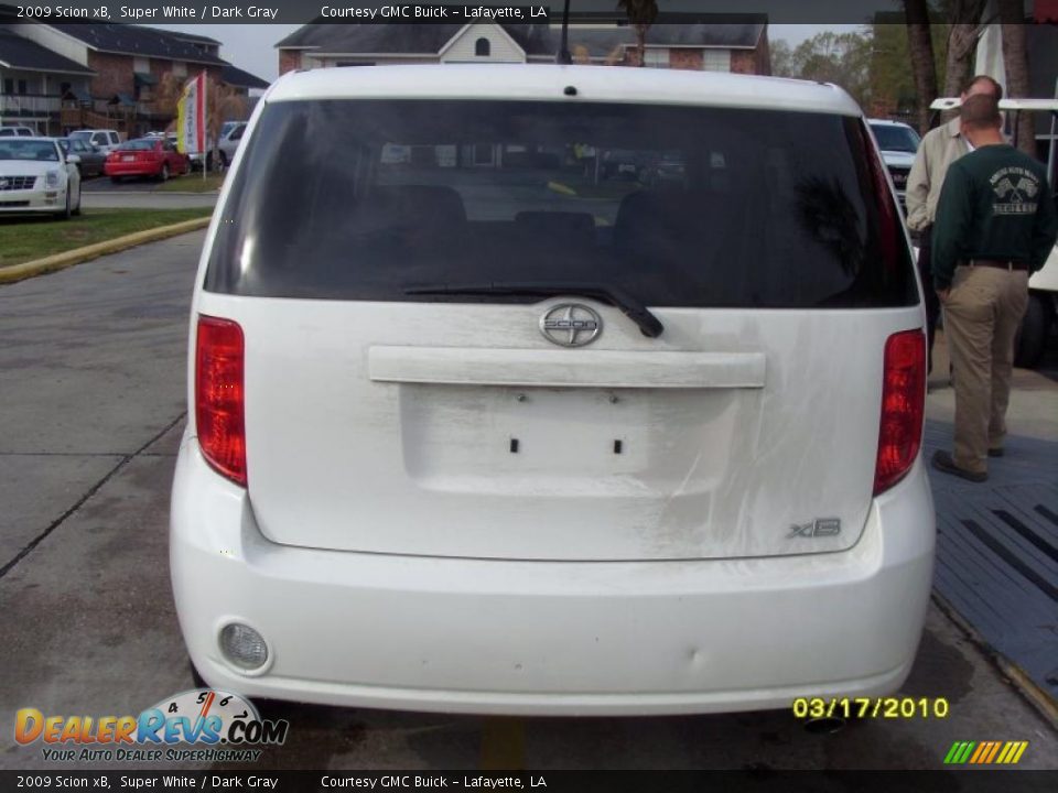 2009 Scion xB Super White / Dark Gray Photo #2