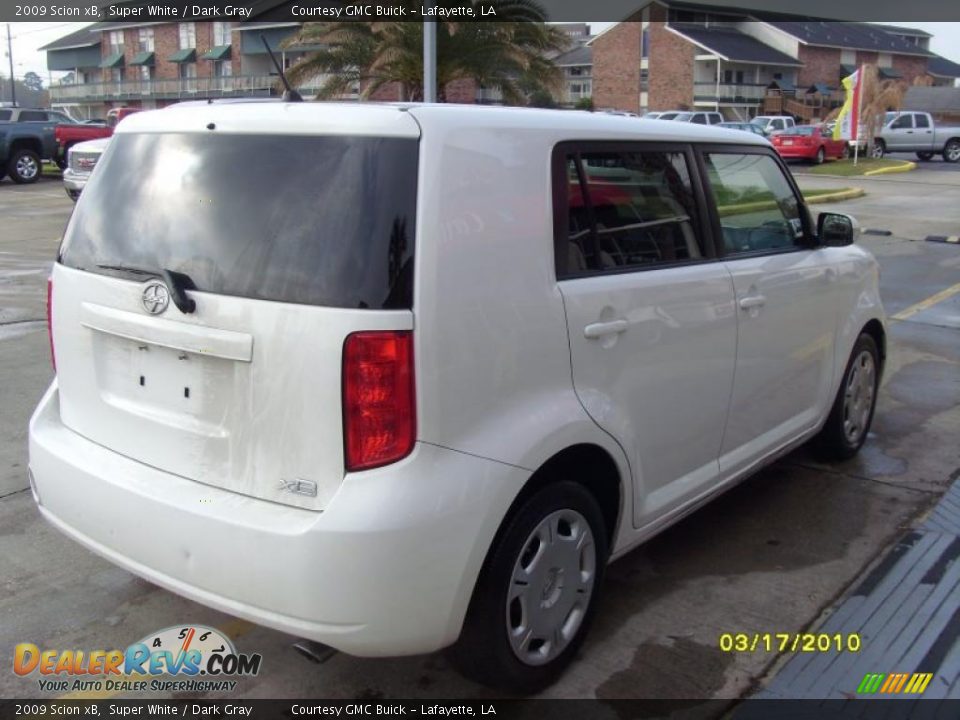 2009 Scion xB Super White / Dark Gray Photo #4