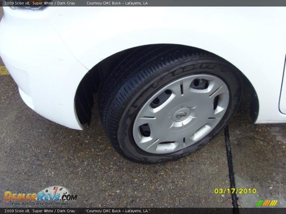 2009 Scion xB Super White / Dark Gray Photo #16