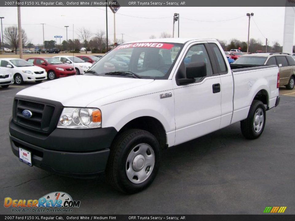 2007 Ford F150 XL Regular Cab Oxford White / Medium Flint Photo #2