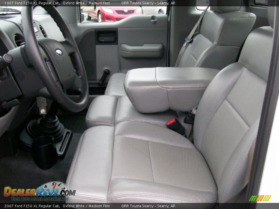 2007 Ford F150 XL Regular Cab Oxford White / Medium Flint Photo #6