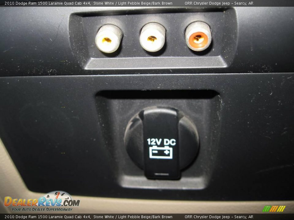 2010 Dodge Ram 1500 Laramie Quad Cab 4x4 Stone White / Light Pebble Beige/Bark Brown Photo #10