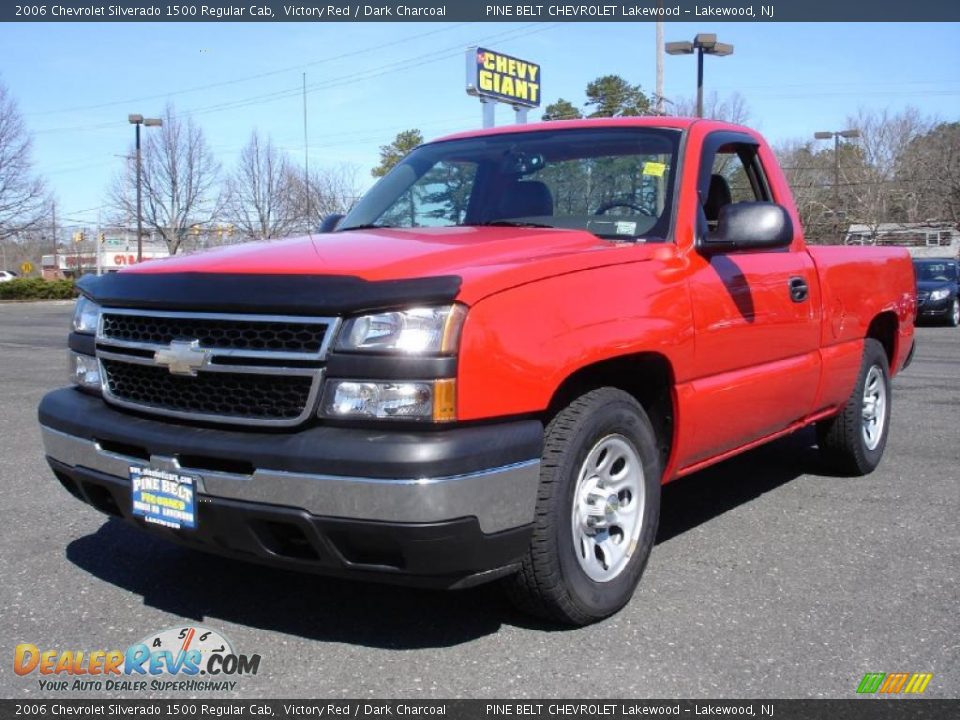 2006 Chevrolet Silverado 1500 Regular Cab Victory Red / Dark Charcoal Photo #1
