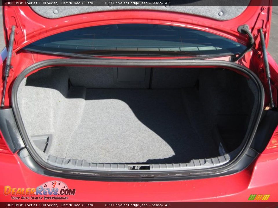 2006 BMW 3 Series 330i Sedan Electric Red / Black Photo #11