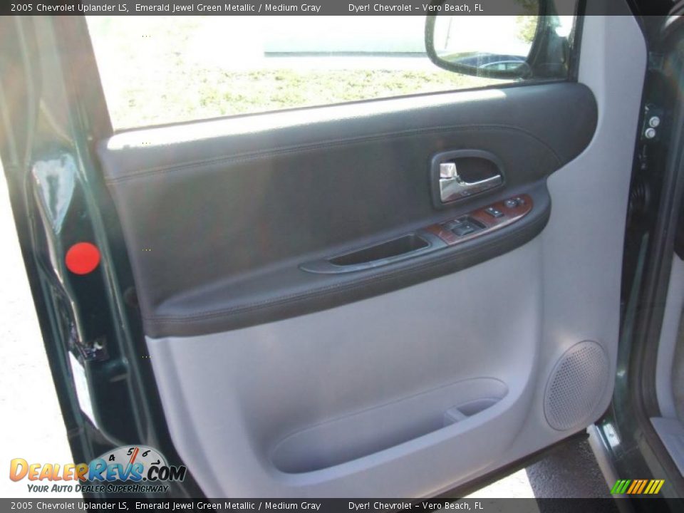 2005 Chevrolet Uplander LS Emerald Jewel Green Metallic / Medium Gray Photo #8