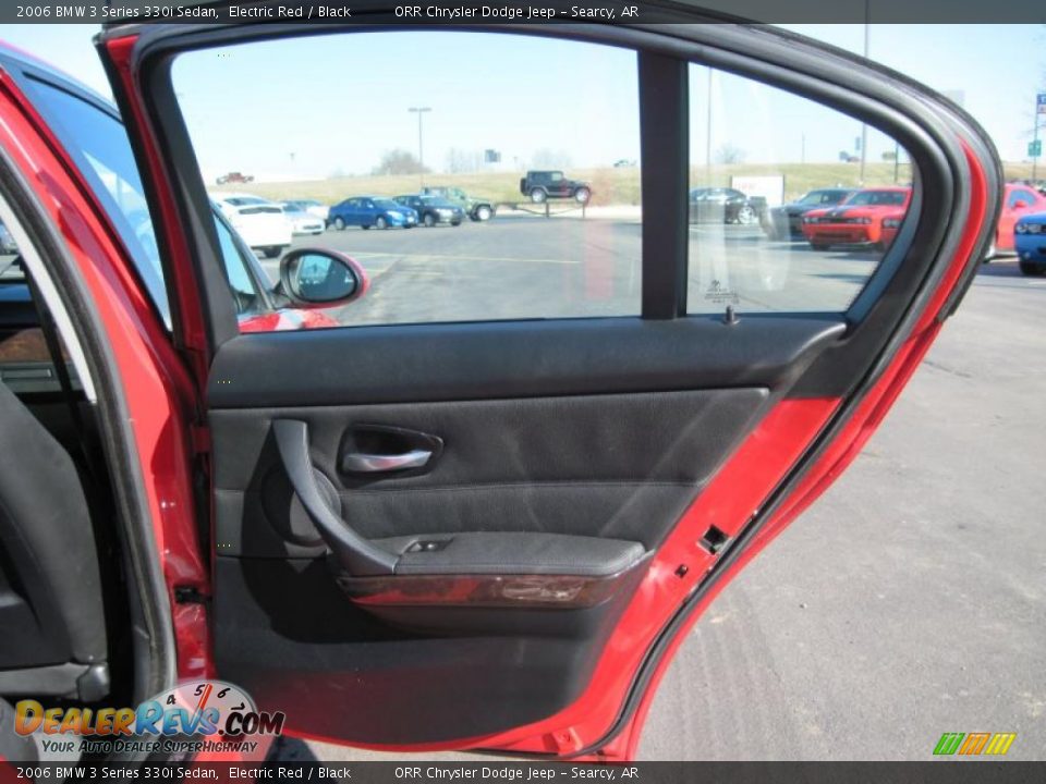 2006 BMW 3 Series 330i Sedan Electric Red / Black Photo #19