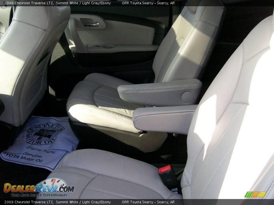 2009 Chevrolet Traverse LTZ Summit White / Light Gray/Ebony Photo #8