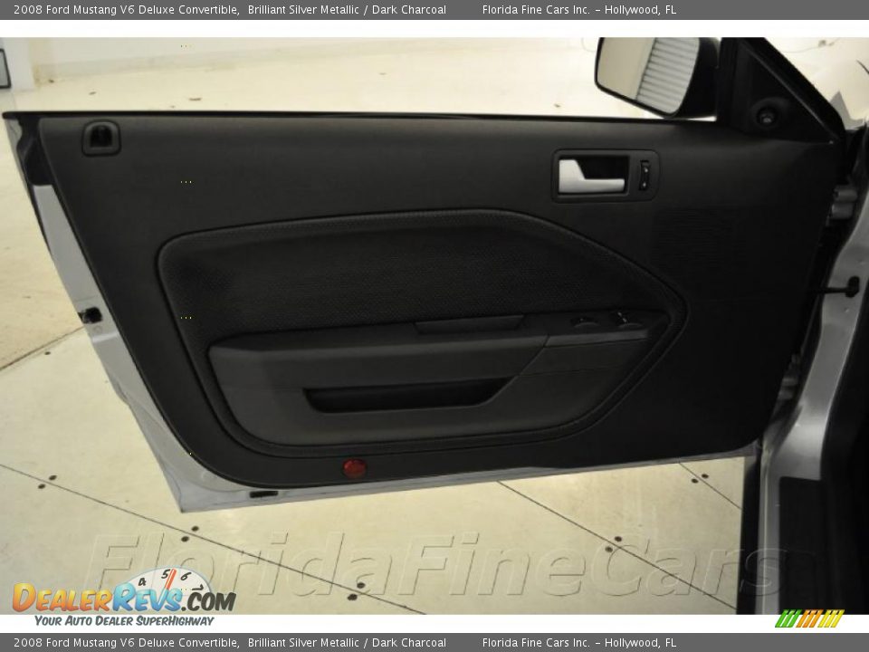 2008 Ford Mustang V6 Deluxe Convertible Brilliant Silver Metallic / Dark Charcoal Photo #12