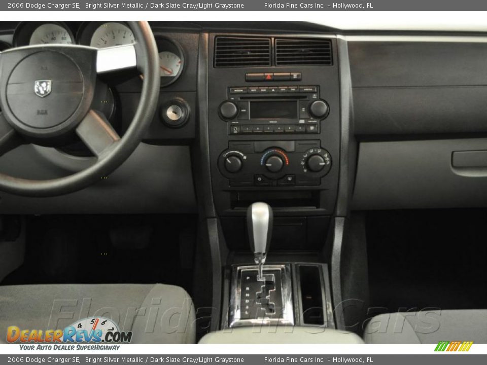 2006 Dodge Charger SE Bright Silver Metallic / Dark Slate Gray/Light Graystone Photo #16