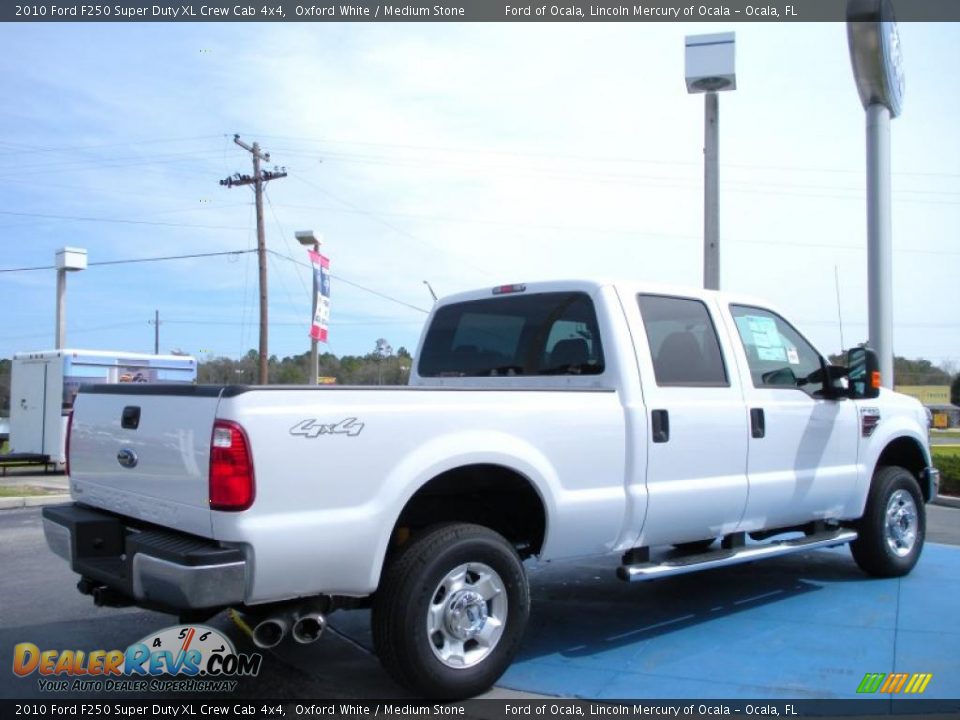 2010 Ford F250 Super Duty XL Crew Cab 4x4 Oxford White / Medium Stone Photo #3
