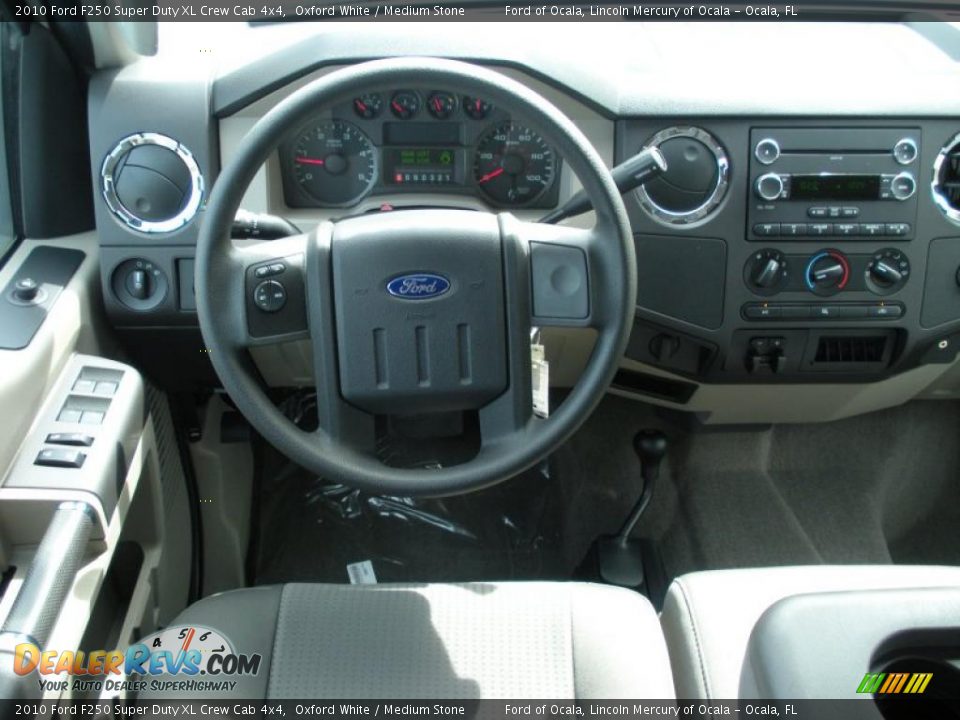 2010 Ford F250 Super Duty XL Crew Cab 4x4 Oxford White / Medium Stone Photo #7