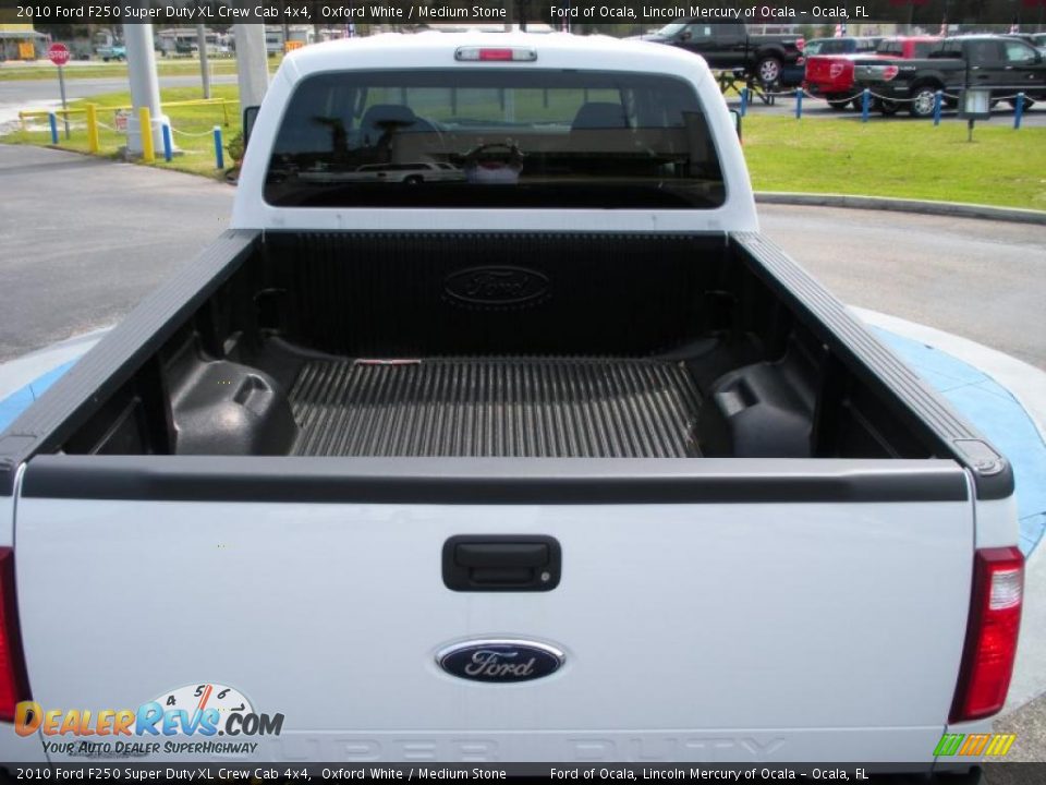2010 Ford F250 Super Duty XL Crew Cab 4x4 Oxford White / Medium Stone Photo #10