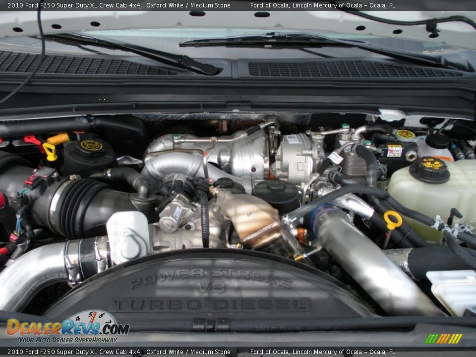 2010 Ford F250 Super Duty XL Crew Cab 4x4 Oxford White / Medium Stone Photo #11