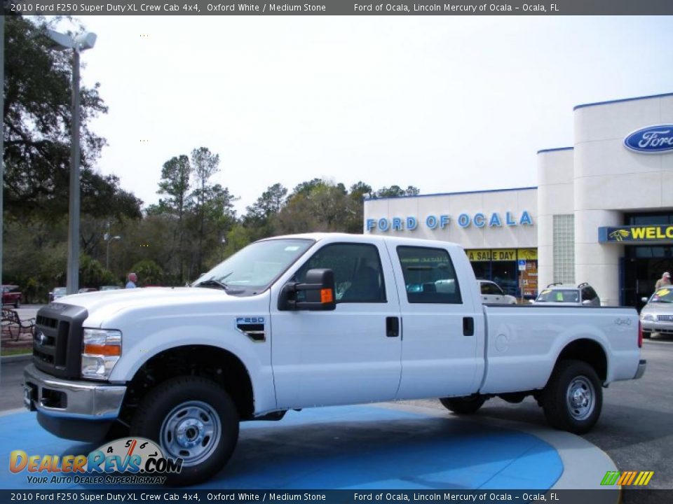2010 Ford F250 Super Duty XL Crew Cab 4x4 Oxford White / Medium Stone Photo #1