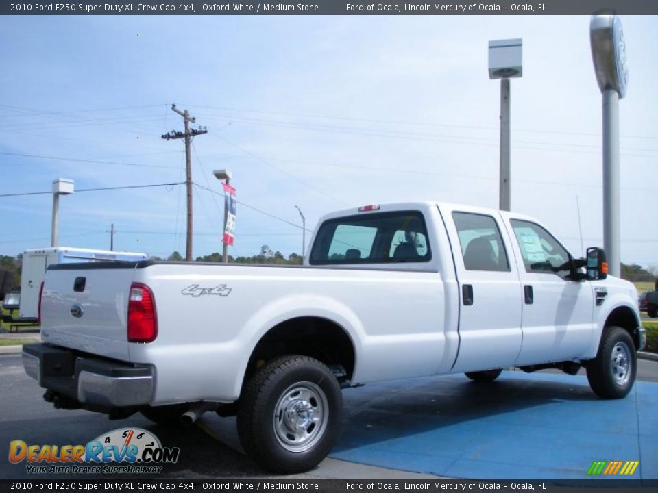 2010 Ford F250 Super Duty XL Crew Cab 4x4 Oxford White / Medium Stone Photo #3