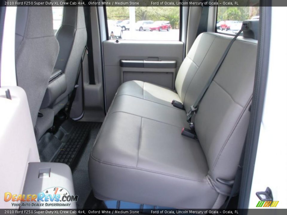 2010 Ford F250 Super Duty XL Crew Cab 4x4 Oxford White / Medium Stone Photo #6