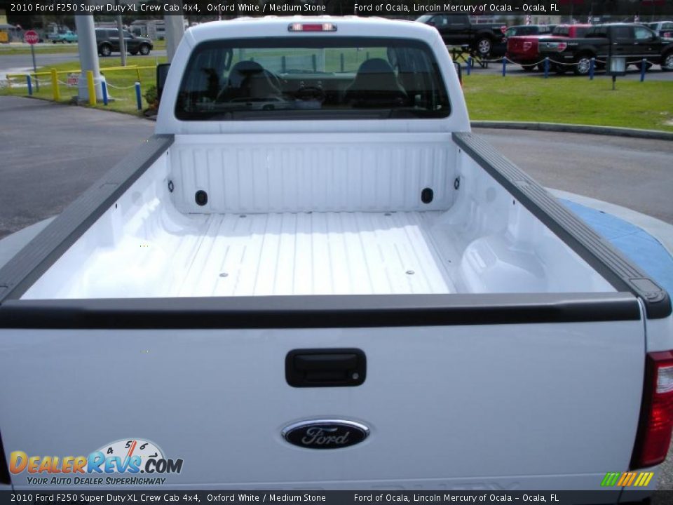 2010 Ford F250 Super Duty XL Crew Cab 4x4 Oxford White / Medium Stone Photo #10