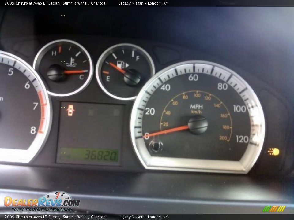 2009 Chevrolet Aveo LT Sedan Summit White / Charcoal Photo #12