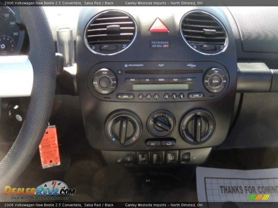 2006 Volkswagen New Beetle 2.5 Convertible Salsa Red / Black Photo #22