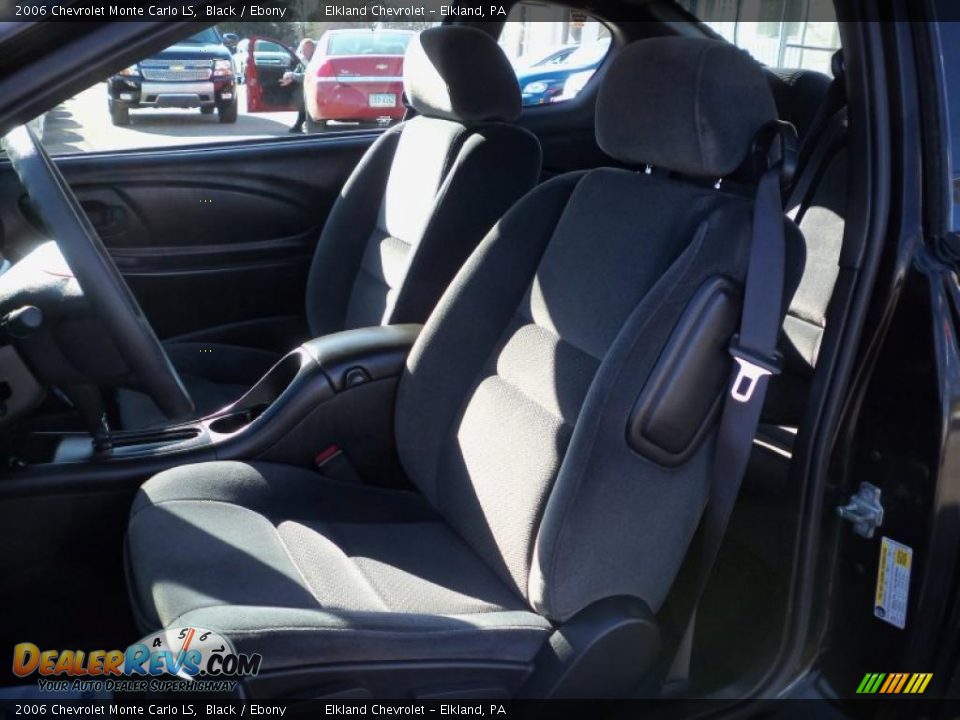 2006 Chevrolet Monte Carlo LS Black / Ebony Photo #16