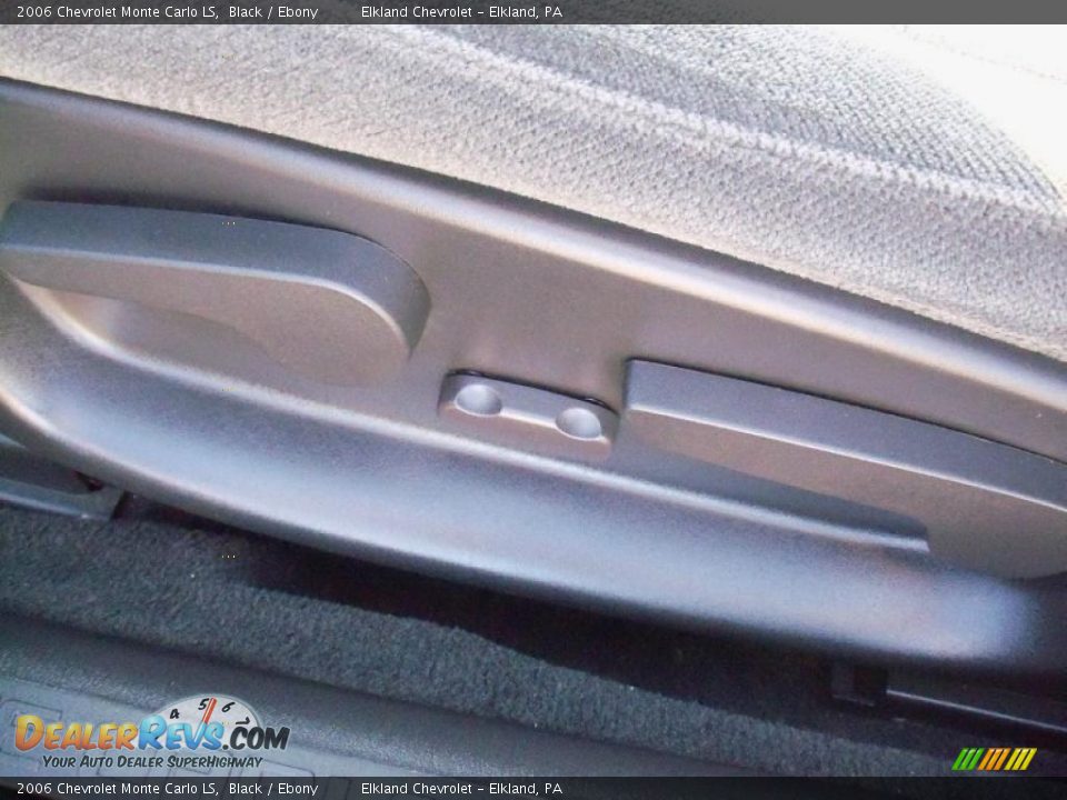 2006 Chevrolet Monte Carlo LS Black / Ebony Photo #19