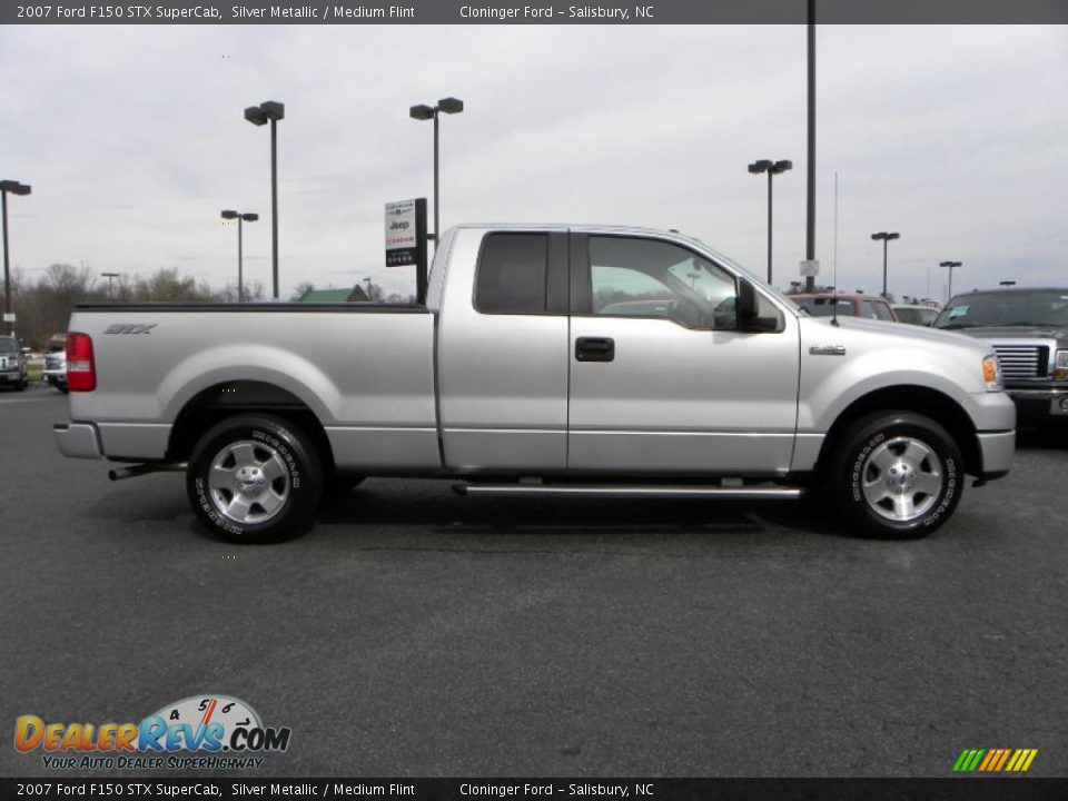 2007 Ford F150 STX SuperCab Silver Metallic / Medium Flint Photo #2