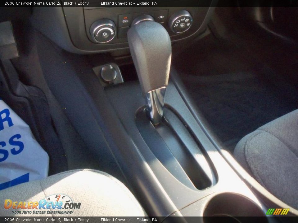 2006 Chevrolet Monte Carlo LS Black / Ebony Photo #21