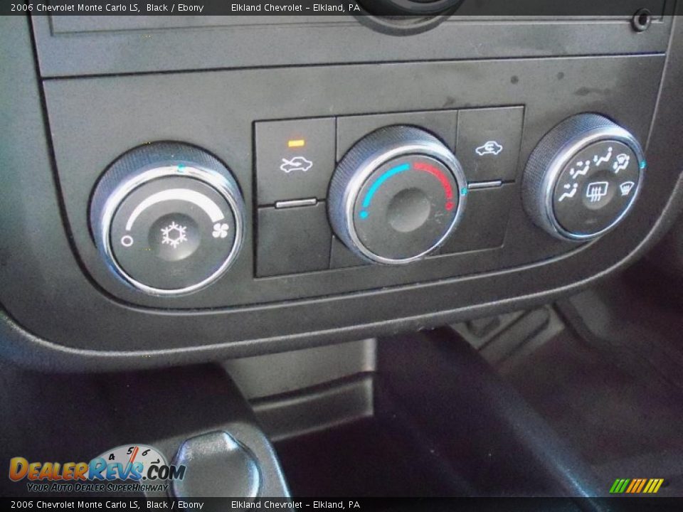 2006 Chevrolet Monte Carlo LS Black / Ebony Photo #22