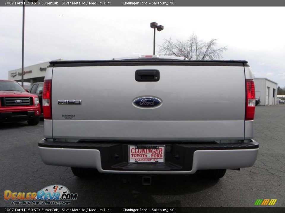 2007 Ford F150 STX SuperCab Silver Metallic / Medium Flint Photo #4