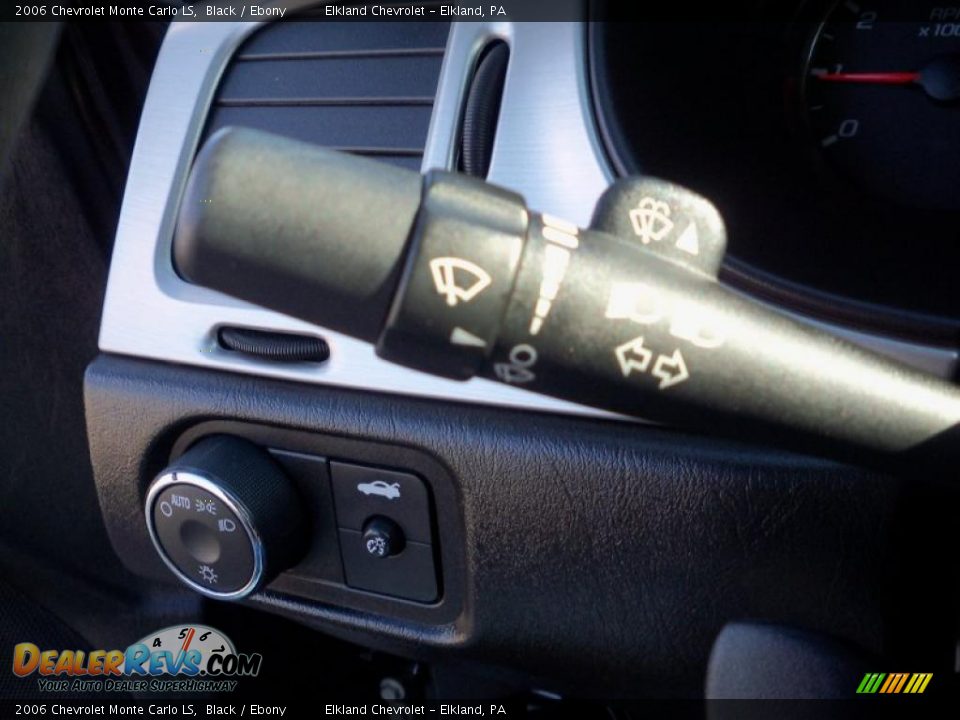 2006 Chevrolet Monte Carlo LS Black / Ebony Photo #28