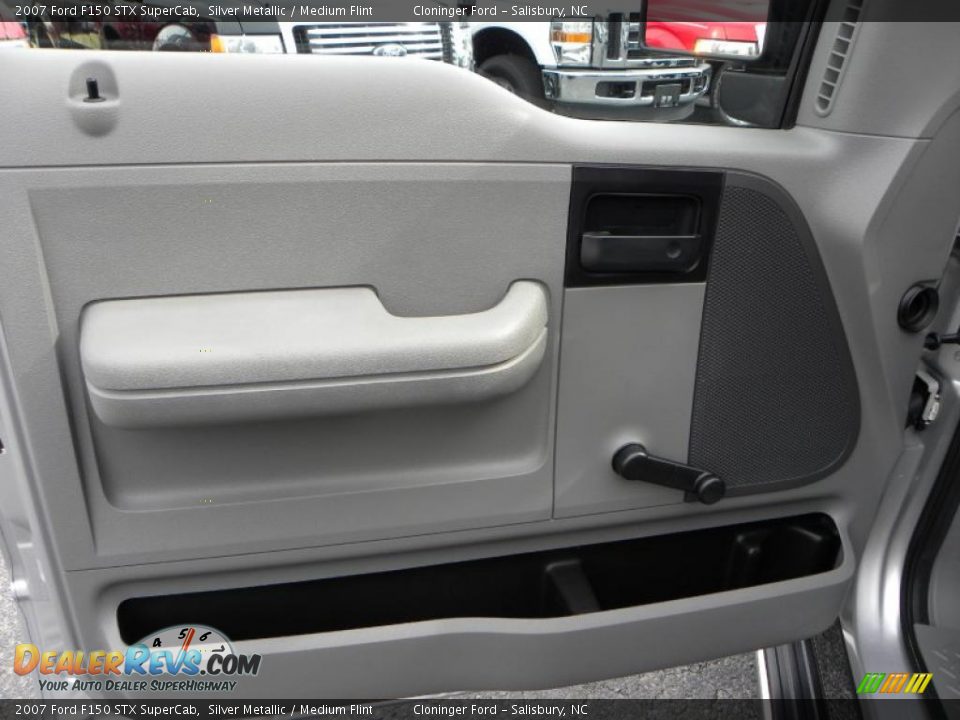 2007 Ford F150 STX SuperCab Silver Metallic / Medium Flint Photo #15