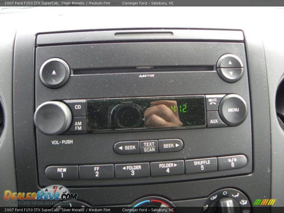 2007 Ford F150 STX SuperCab Silver Metallic / Medium Flint Photo #19