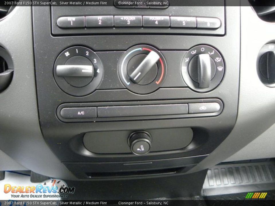 2007 Ford F150 STX SuperCab Silver Metallic / Medium Flint Photo #20