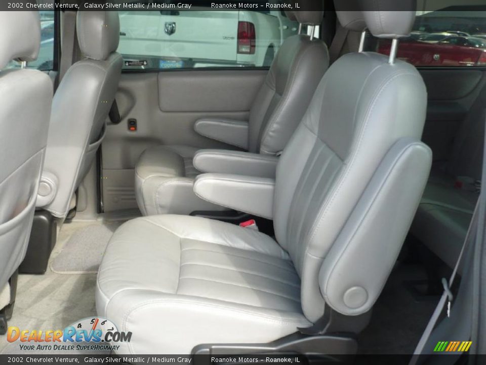 2002 Chevrolet Venture Galaxy Silver Metallic / Medium Gray Photo #8