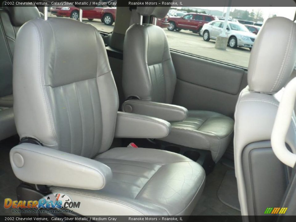 2002 Chevrolet Venture Galaxy Silver Metallic / Medium Gray Photo #14