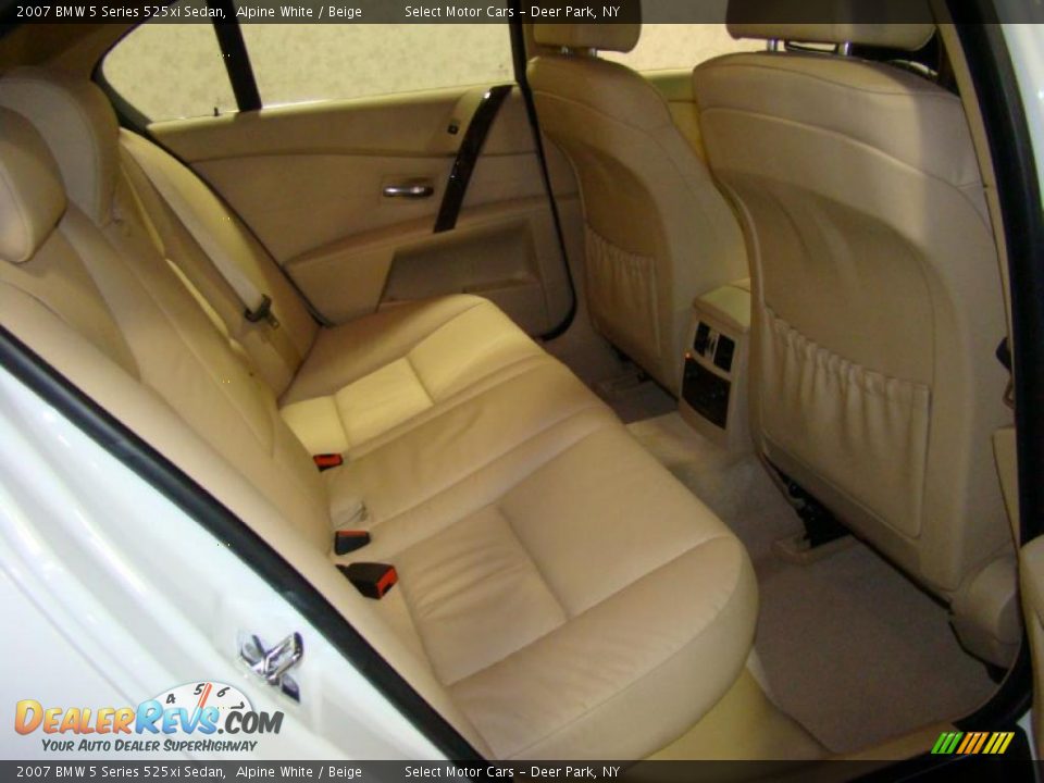 2007 BMW 5 Series 525xi Sedan Alpine White / Beige Photo #11
