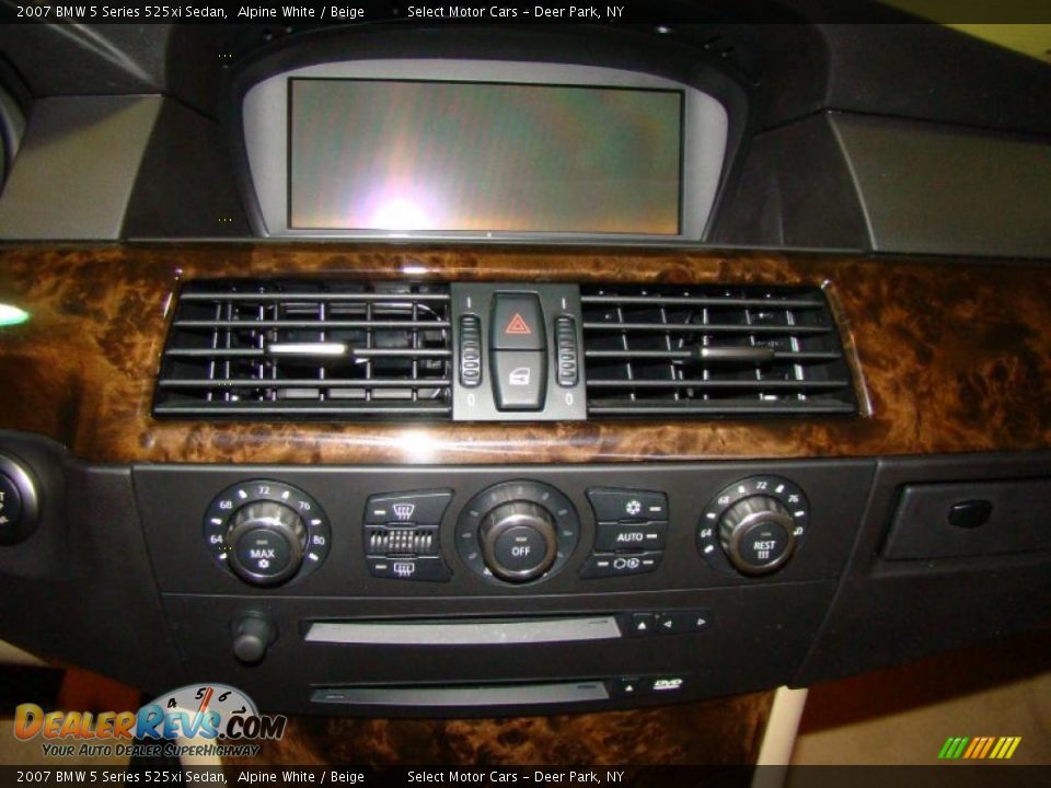 2007 BMW 5 Series 525xi Sedan Alpine White / Beige Photo #12